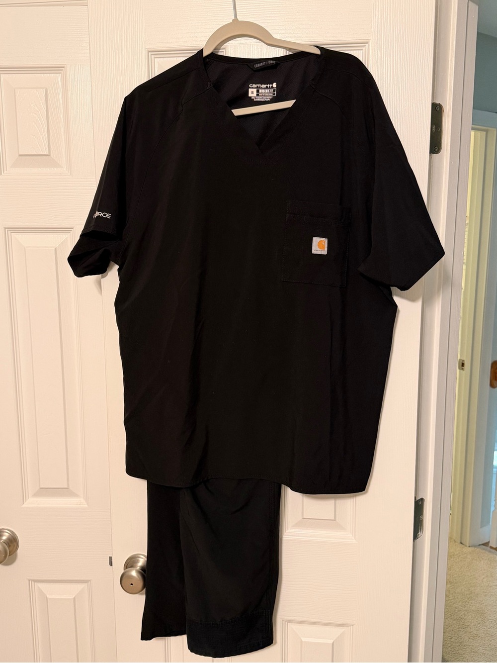 Carhartt Men’s Black Utility Scrub Set